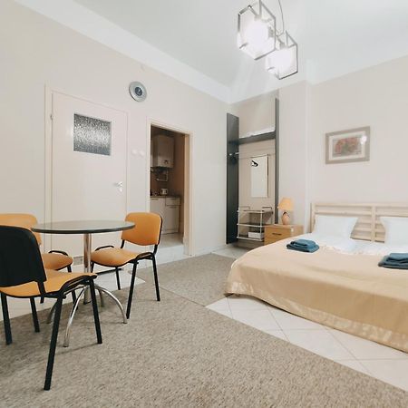 Plac Nowy 8A By Homeprime Krasków Eksteriør bilde